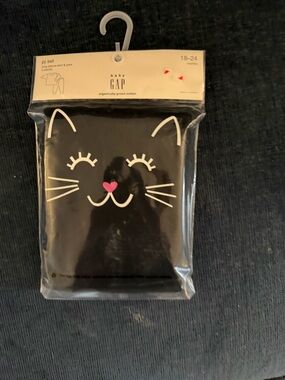 GAP Black Pajama Set with White Cat Face and Pink Heart Nose